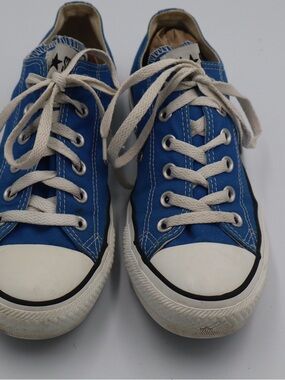 Converse Blue Canvas Low-Top Sneakers Men’s size 6 Woman’s size 8